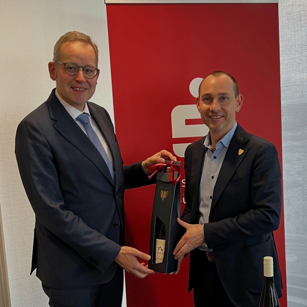 Instagram post from ob_stefanbelz. This post is in position 2.